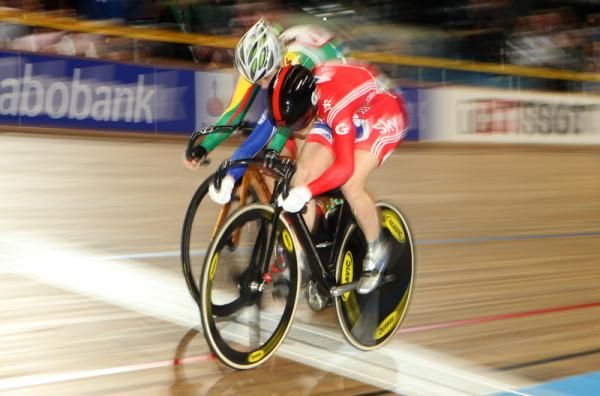 Pendleton beats Panarina to win the bronze medal in the women
