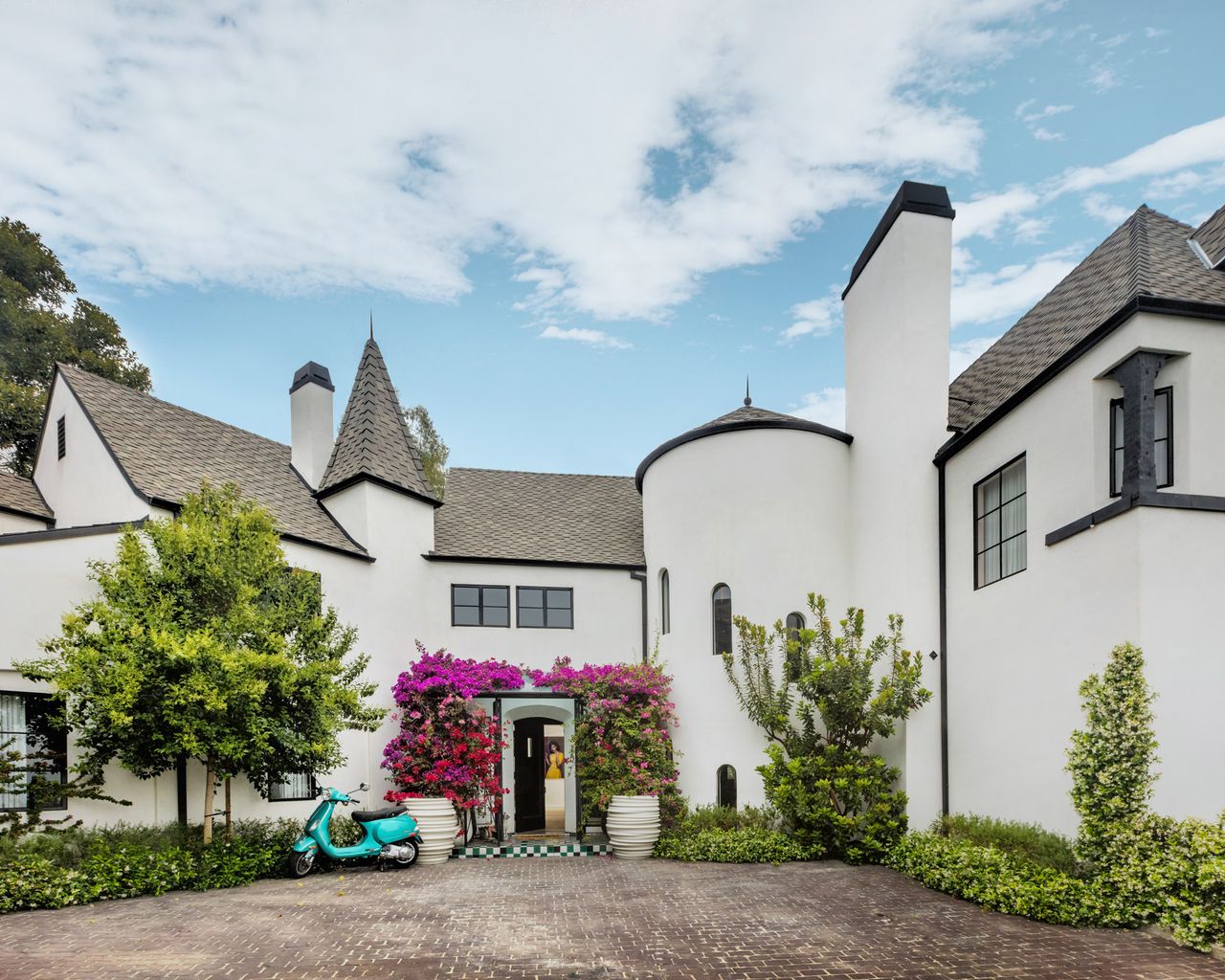 Take a tour of this Novogratzdesigned Hollywood hills home Homes and