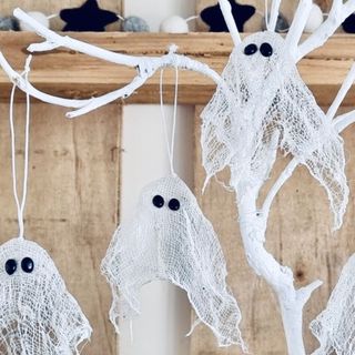 Hanging ghost decorations
