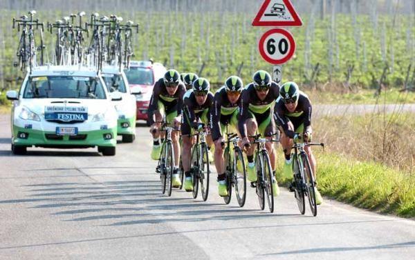 The GreenEdge squad scorch around the Tirreno-Adriatico TTT course.
