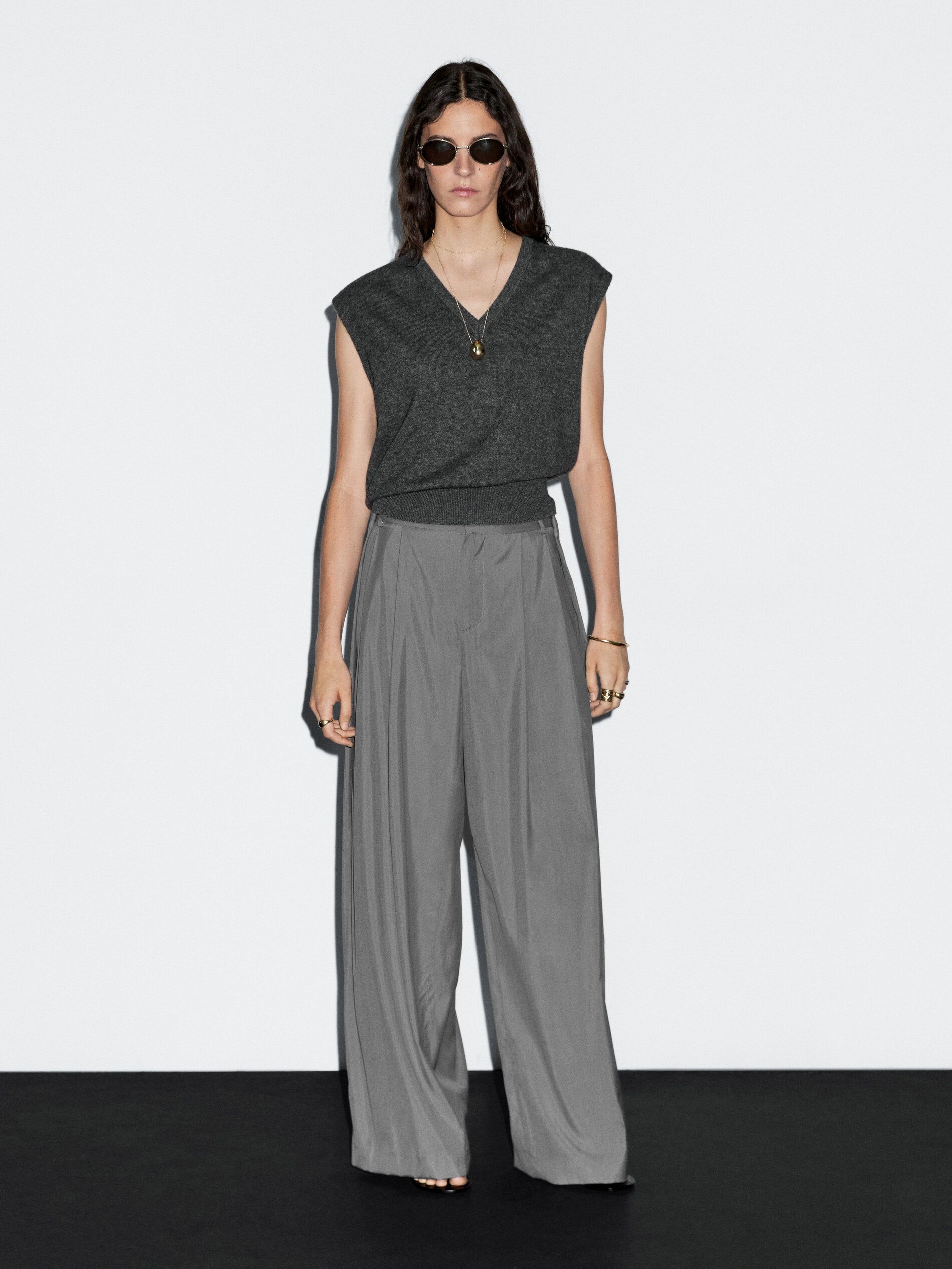 Flowing Trousers With Darts