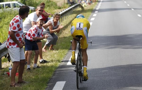 Alberto Contador (Astana) had to give 100 per cent