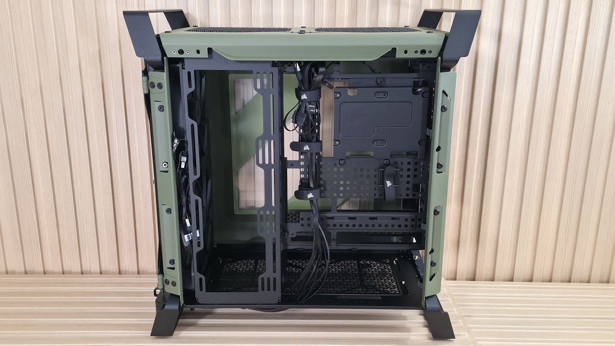 Corsair Warthog RS - Inside 2