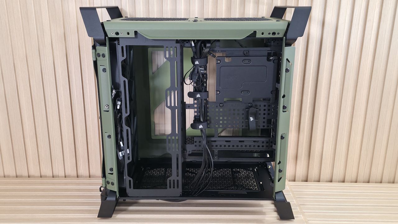 Corsair Warthog RS - Inside 2