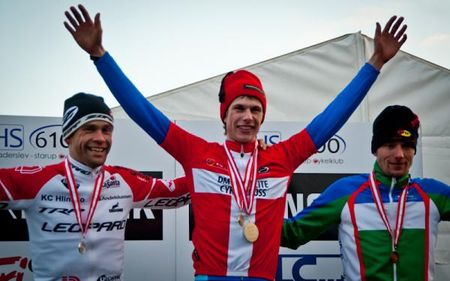 New Danish 'cross champion Kenneth Hansen flanked by Joachim Parbo and Tommy Nielsen