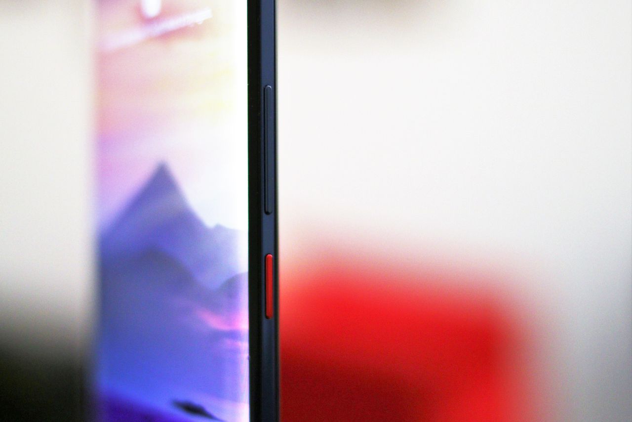 Huawei Mate 20 Pro profile
