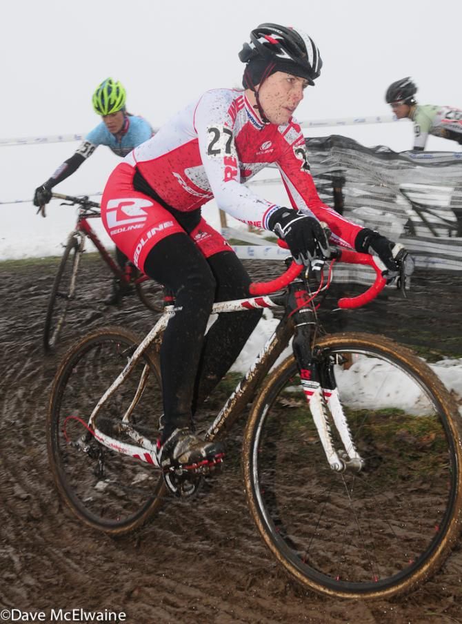 Kari Studley (Redline) chasing on lap one