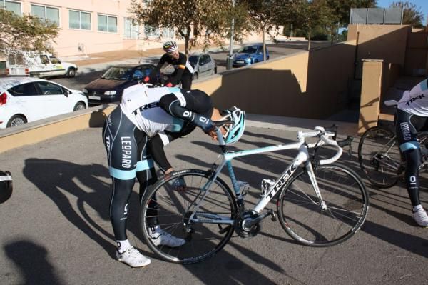Daniele Bennati checks his bike