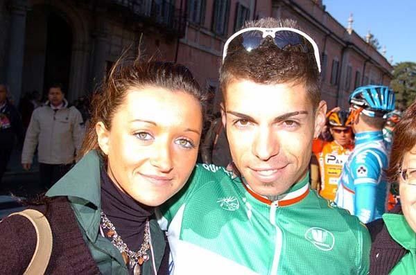 Giovanni Visconti (Quick.Step - Innergetic) with his fianc&eacute;e before the start.