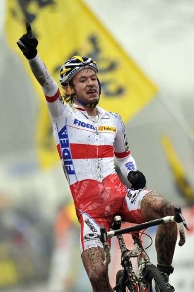Kacper Szczepaniak (Poland) wins the final round of the under-23 Cyclo-cross World Cup