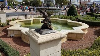 Br'er Rabbit statue at Magic Kingdom
