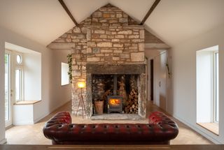 Little house in the quarry, living room with fireplace