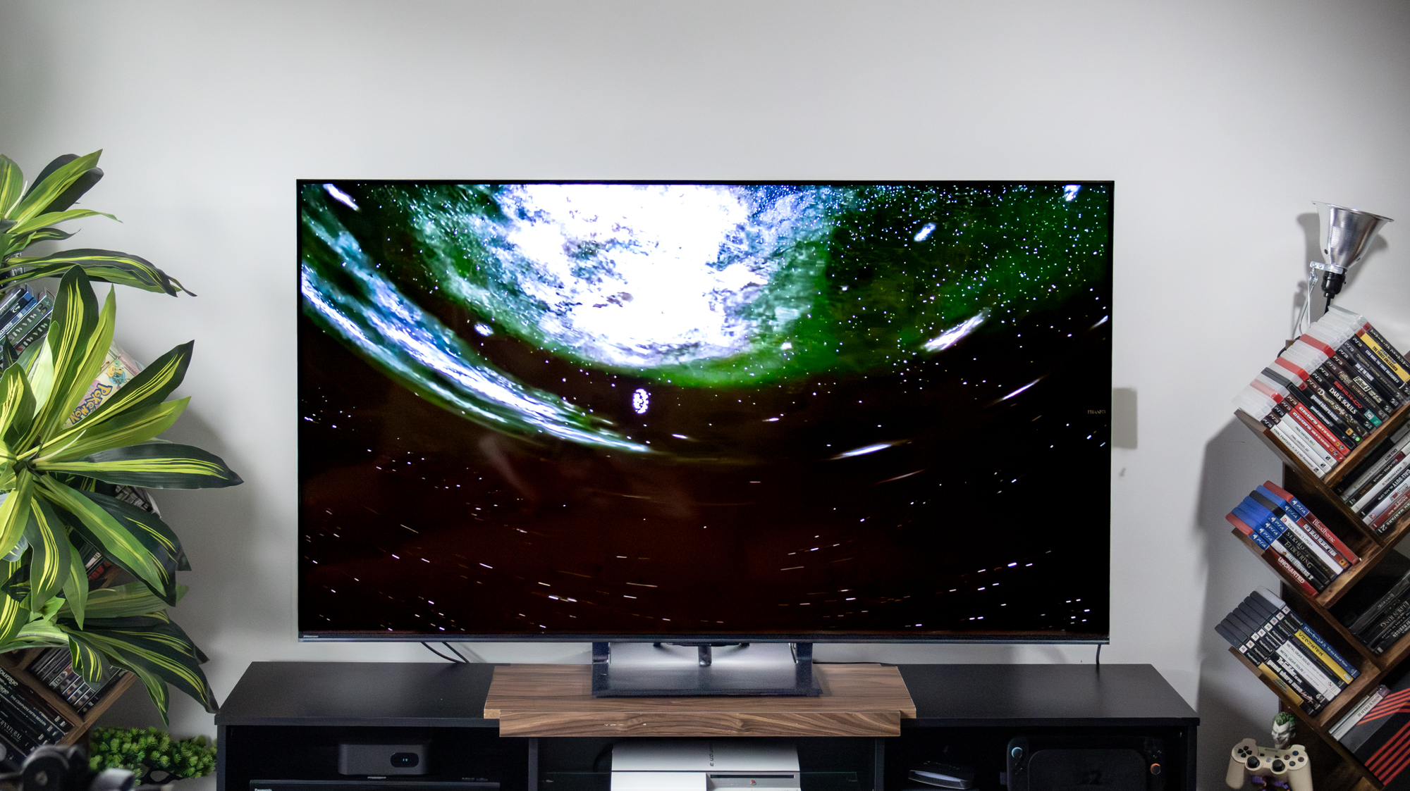 Hisense U75QG Mini-LED TV in an apartment