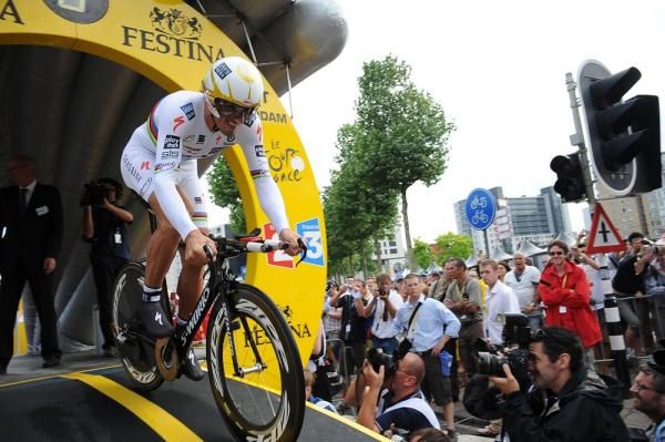 Fabian Cancellara (Saxo Bank) powers away
