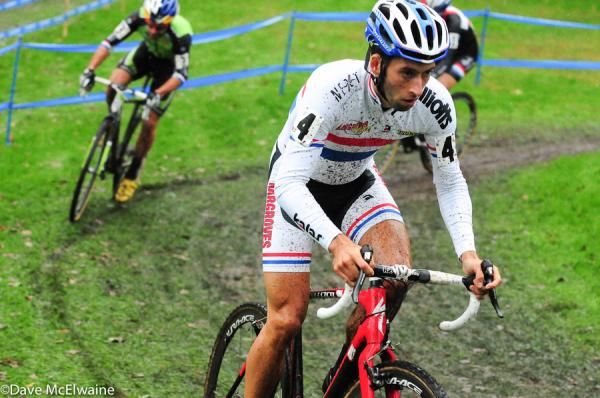 Ian Field (Hargroves Cycles-Specialized) leading on lap one