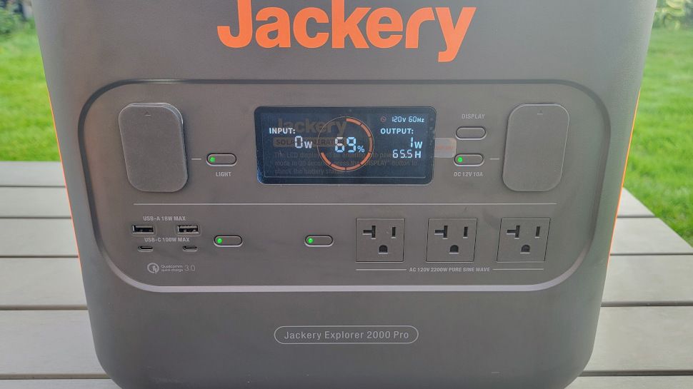 jackery-solar-generator-2000-pro-techradar