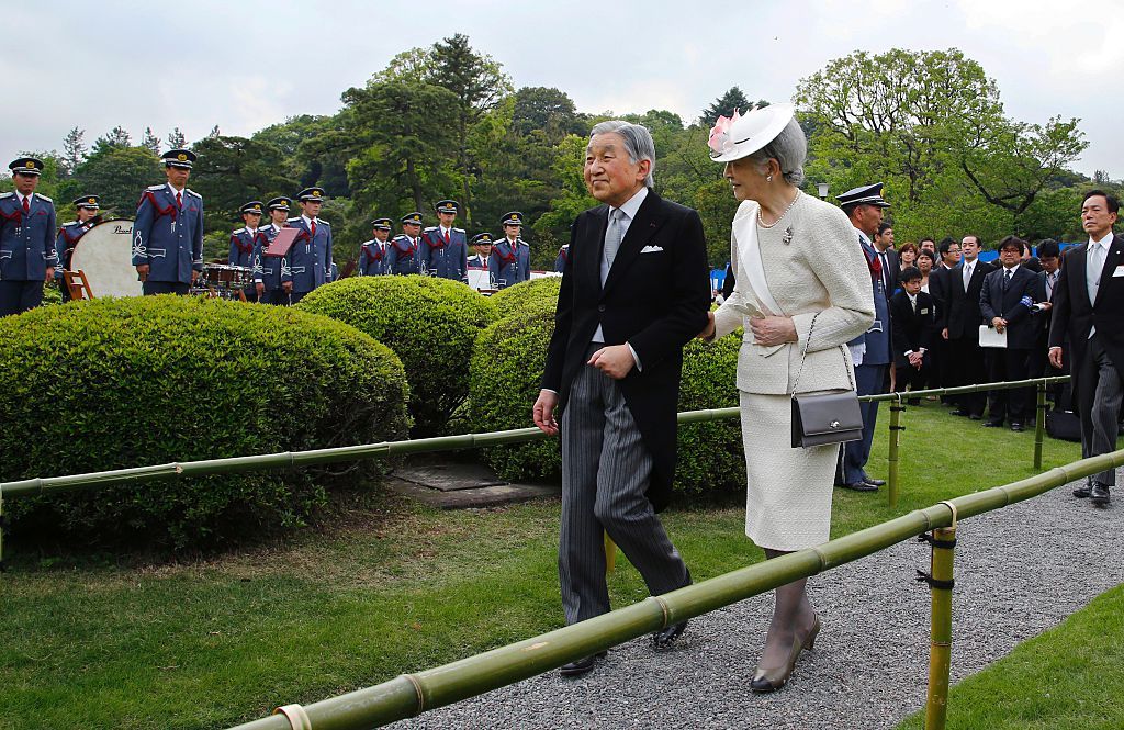 Japan&amp;#039;s Emperor Akihito reportedly wants to abdicate the throne