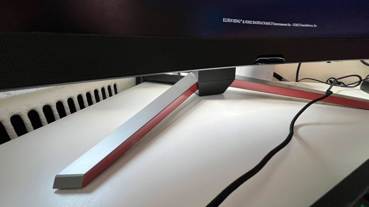 The orange-accented, wide-angled feet of the BenQ ER3410R