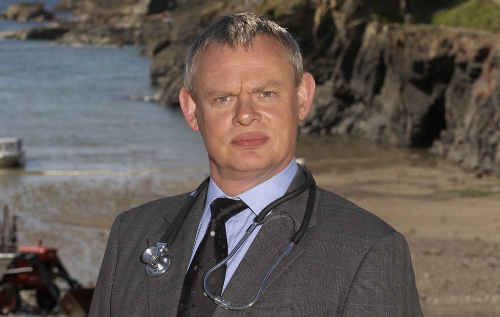 manhunt with martin clunes on netflix