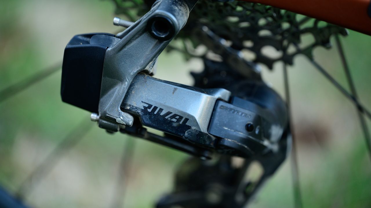 Ribble Gravel SL SRAM Rival groupset