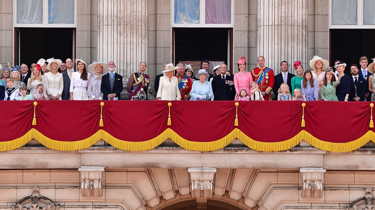 The royal woman who won&#039;t be wearing a dress to King Charles&#039; coronation revealed. Seen here the Royal family stand on the balcony of Buckingham Palace