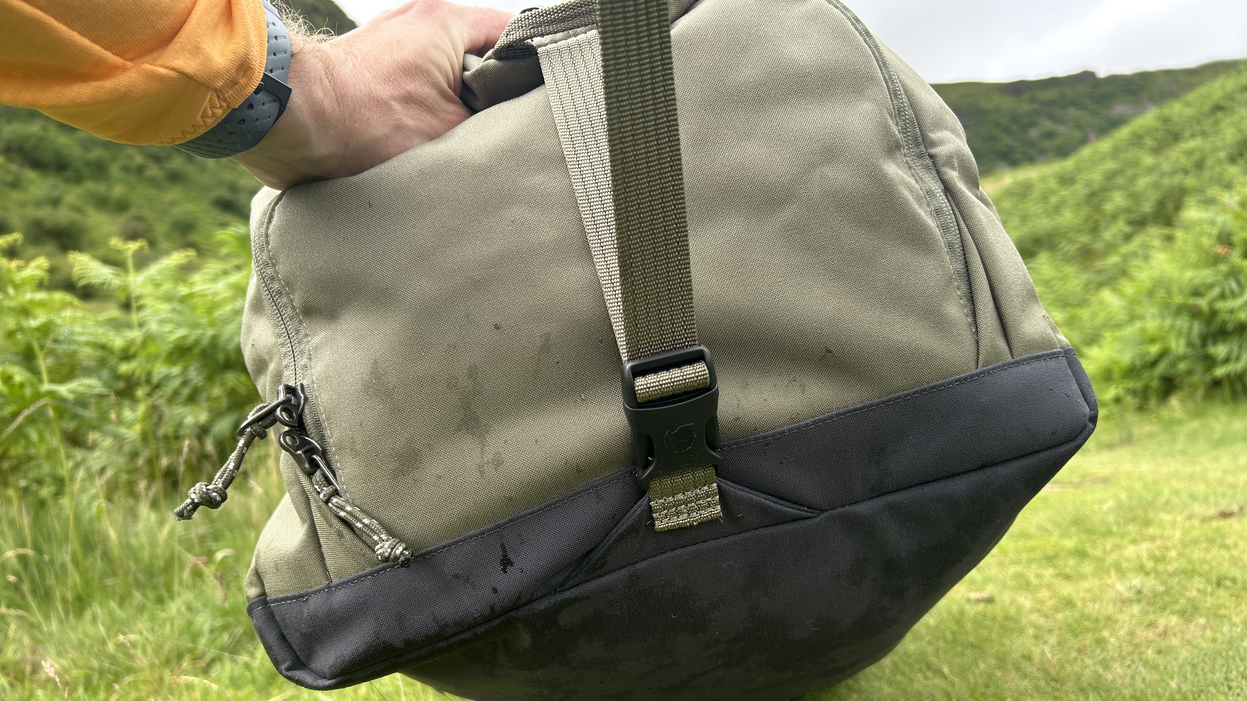 Fjällräven Färden side compression straps