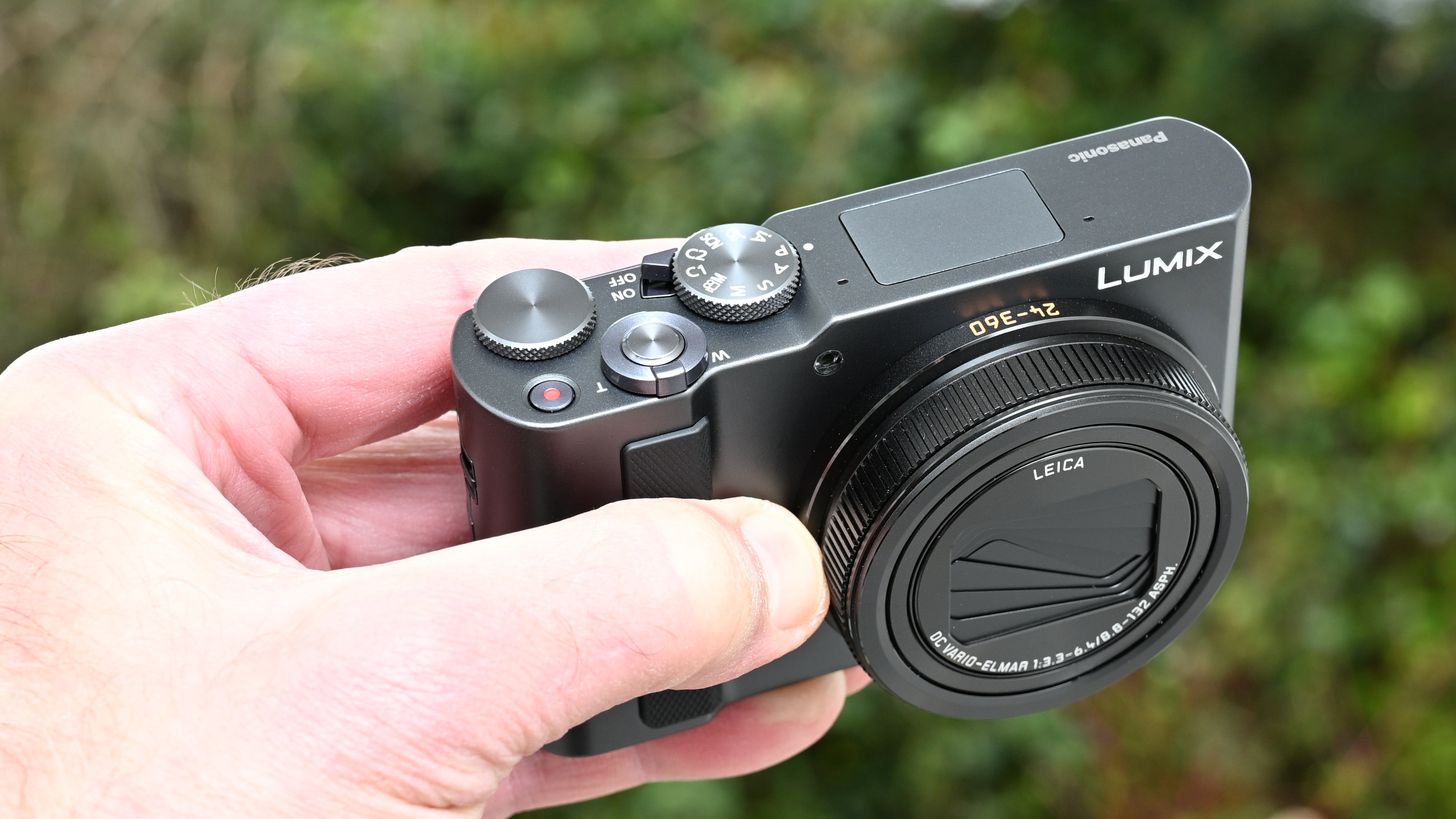 Panasonic Lumix ZS300 / TZ300 product shot