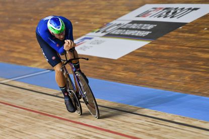 FILIPPO GANNA SETS NEW UCI HOUR RECORD, en