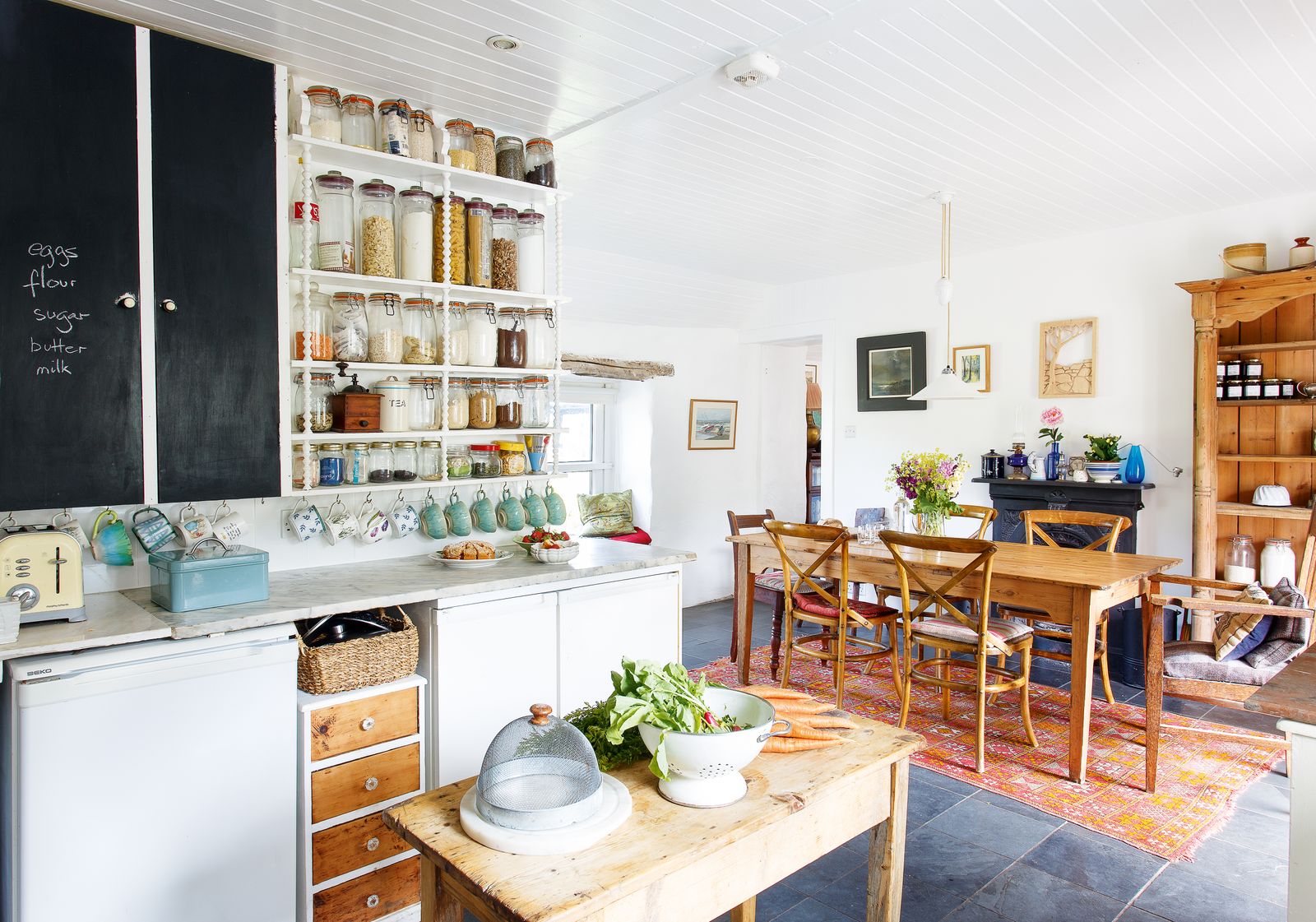 Freestanding kitchens: 17 flexible ways to create a rustic look | Real ...