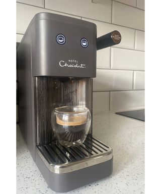 Making Espresso in a double-walled espresso cup with the Hotel Chocolat Podster machine
