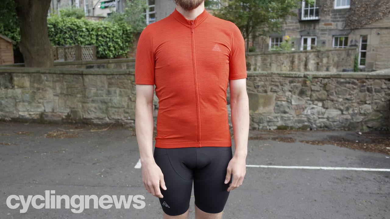 7 Mesh MK3 bibs and Horizon jersey