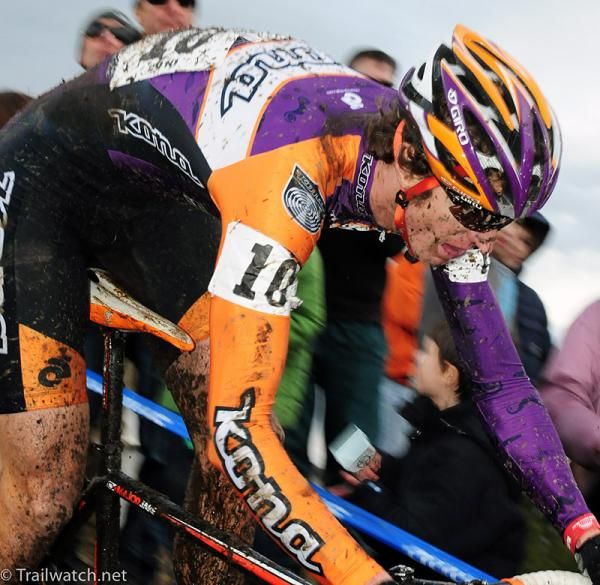 Barry Wicks (Kona) descending.