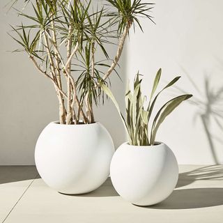 Sphere Large White Indoor/Outdoor Planter