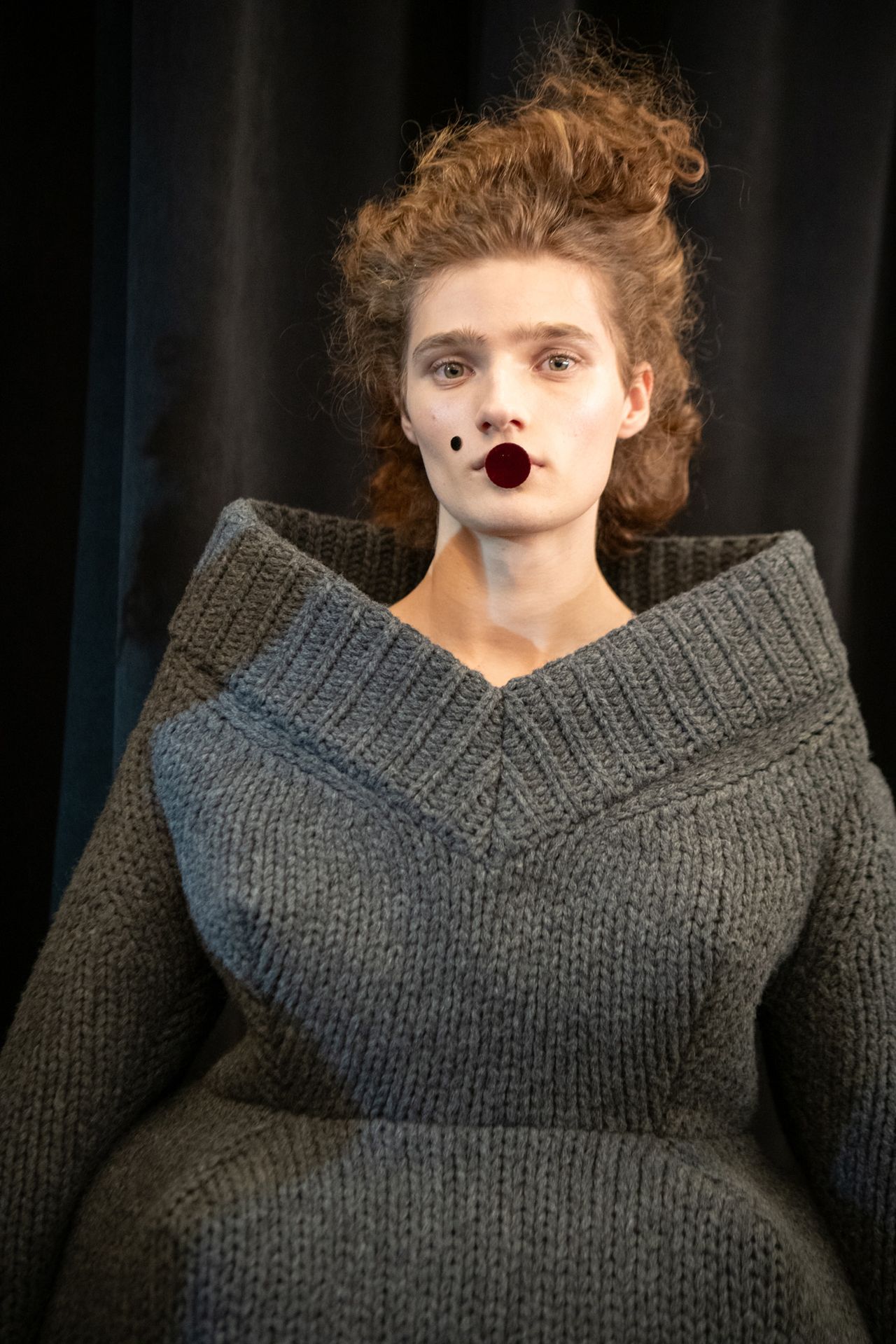 Models backstage Marc Jacobs S/S 2025