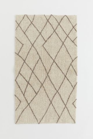Rectangular wool blend rug with gray line design from H&M Home.