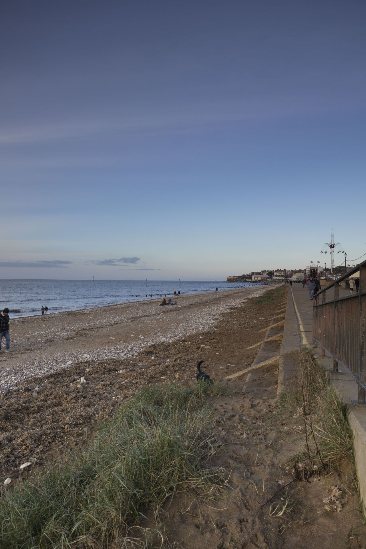 LEE85 GND test shot taken at a beach promenade