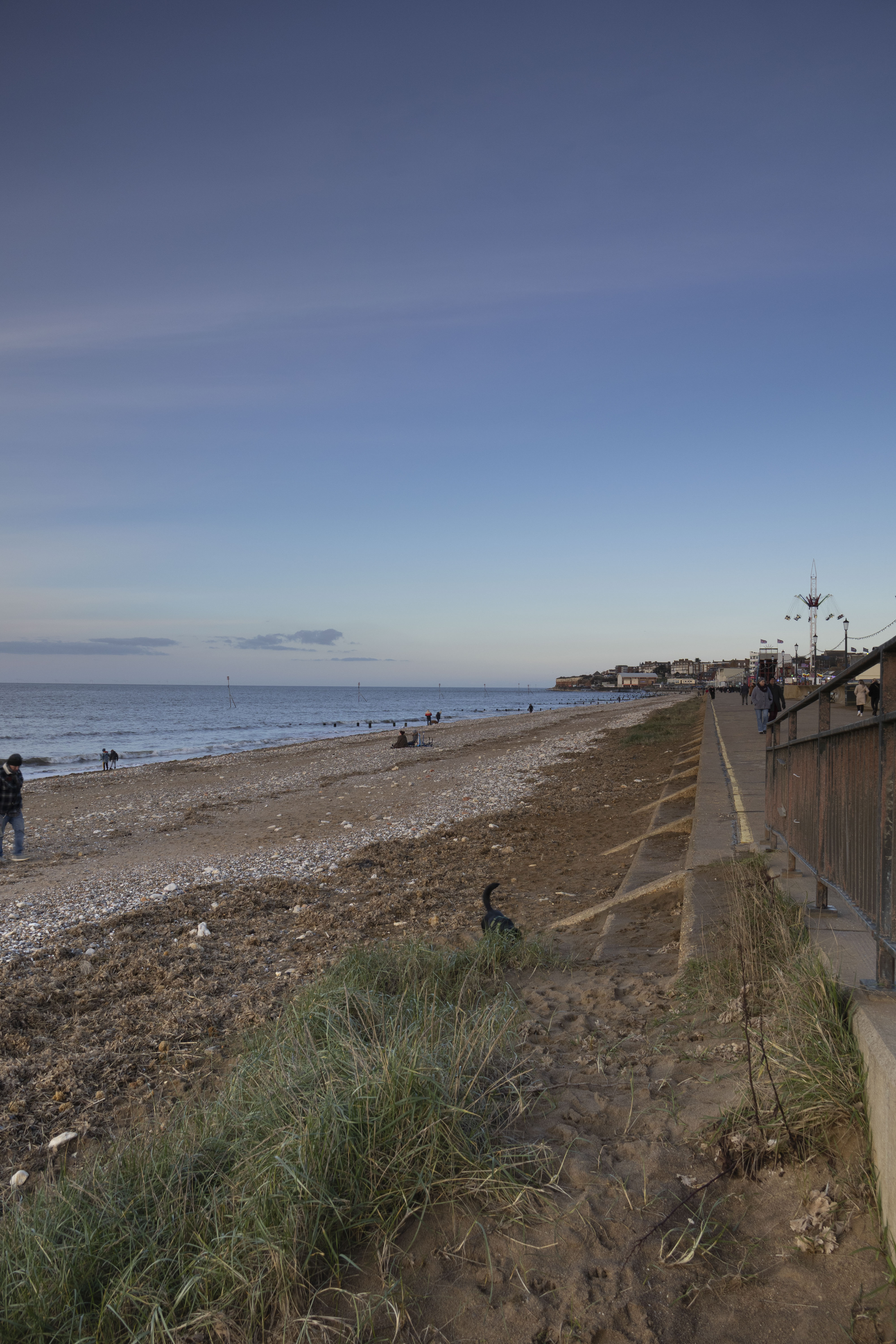 LEE85 GND test shot taken at a beach promenade