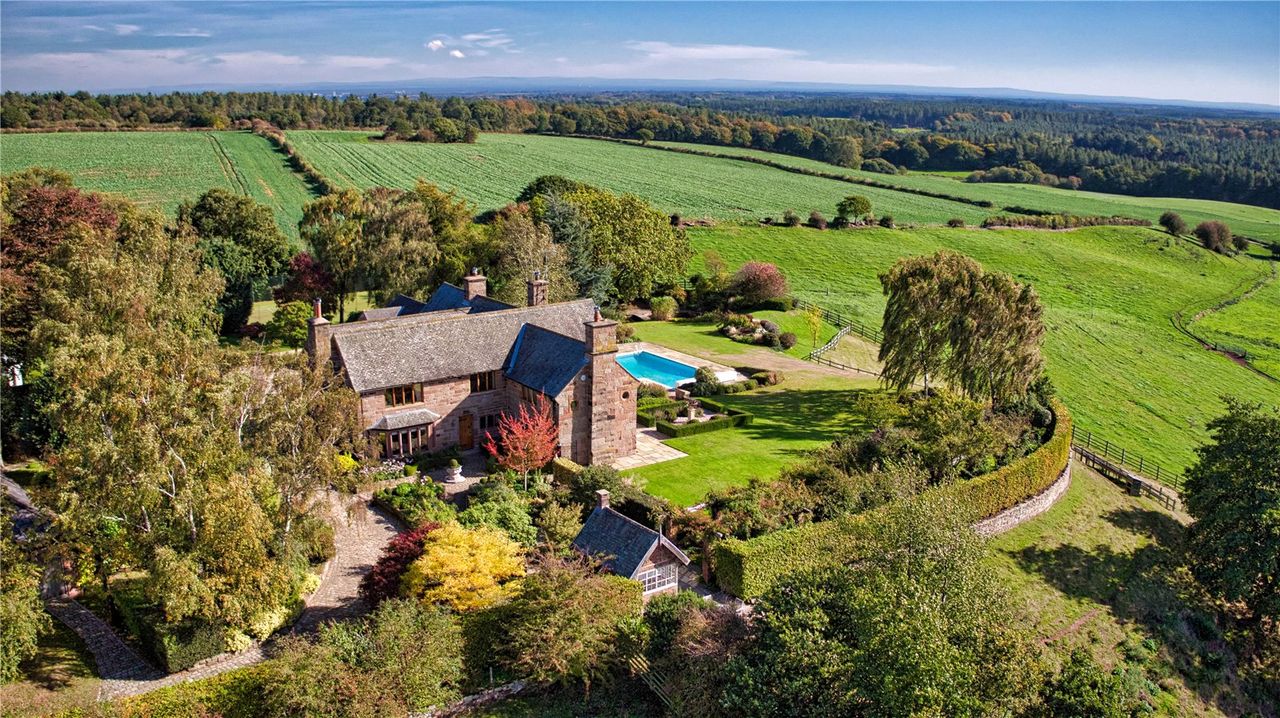 Country house in Cheshire for sale