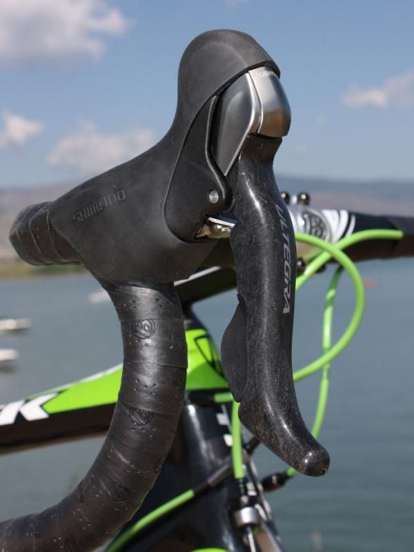 Trek offers the Madone 6-Series in several pre-determined configurations but also in fully customizable form so that buyers can choose individual components