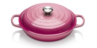 round shaped le creuset pink casserole