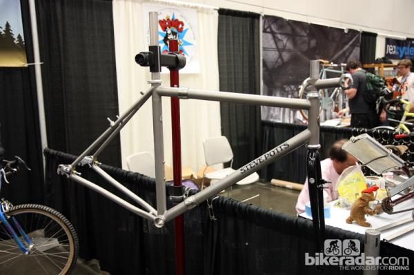 Steve Potts also displayed this titanium singlespeed with slider dropouts and S&amp;S couplers for traveling.