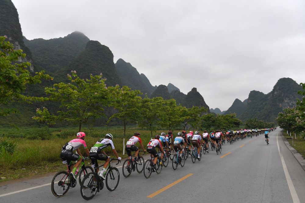 The Tout of Guangxi headed into the hills