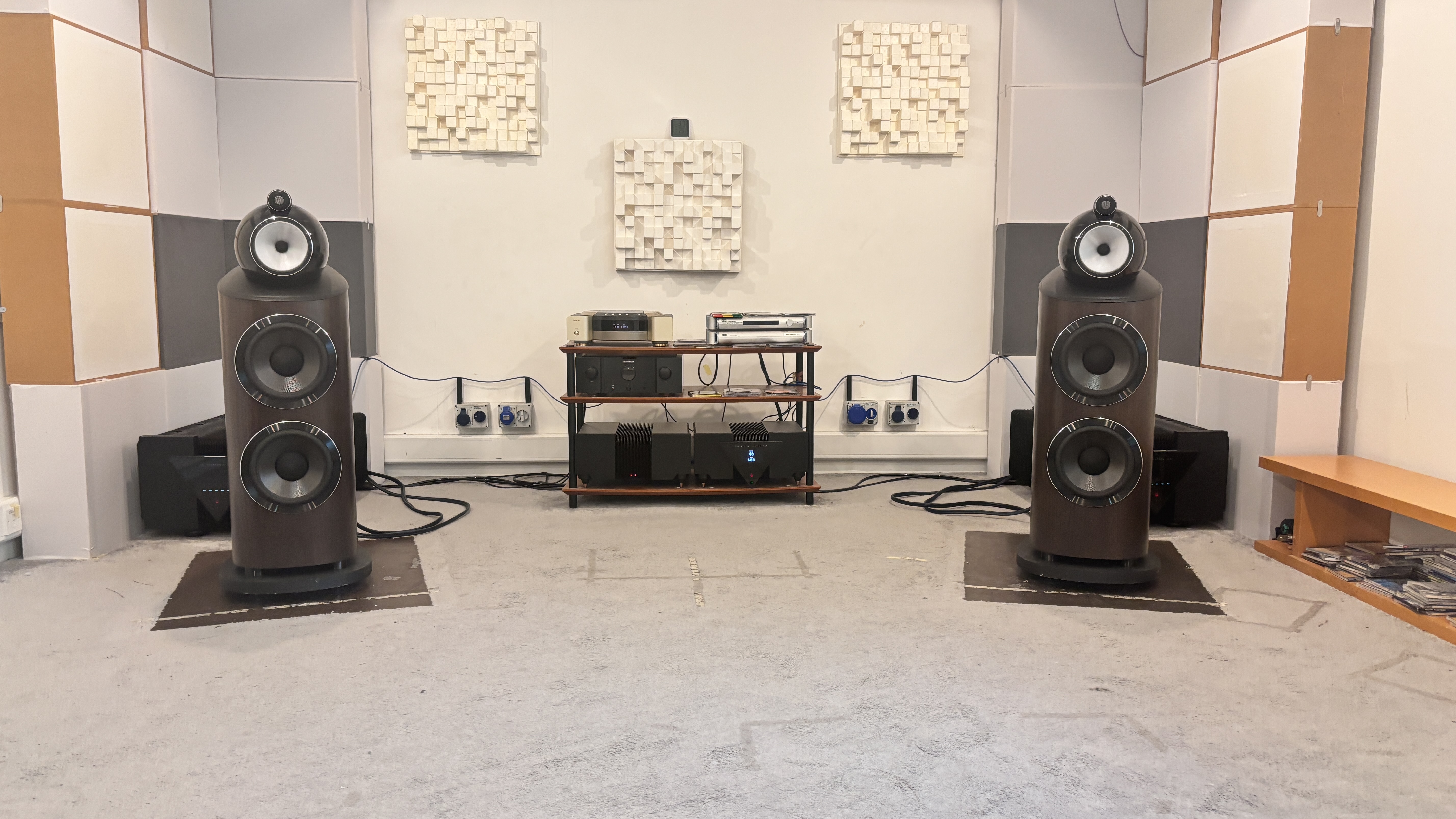 Bowers &amp;amp; Wilkins 801 D5