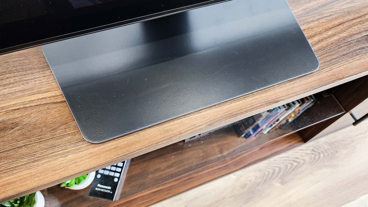 Samsung QN90D Neo QLED TV in living room