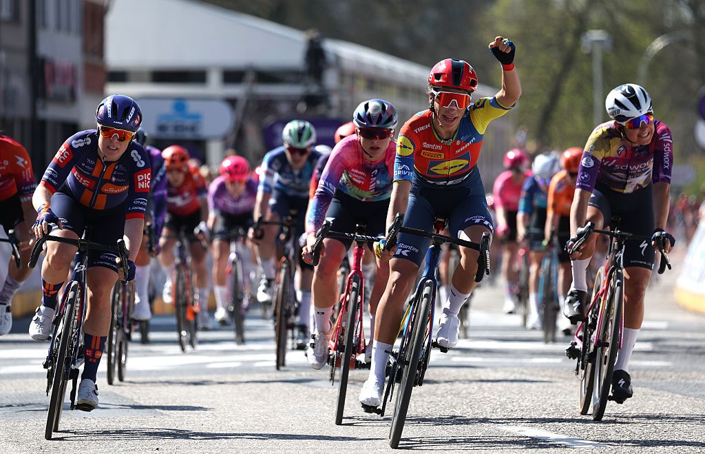 Scheldeprijs Women: Elisa Balsamo overpowers Charlotte Kool for sprint win