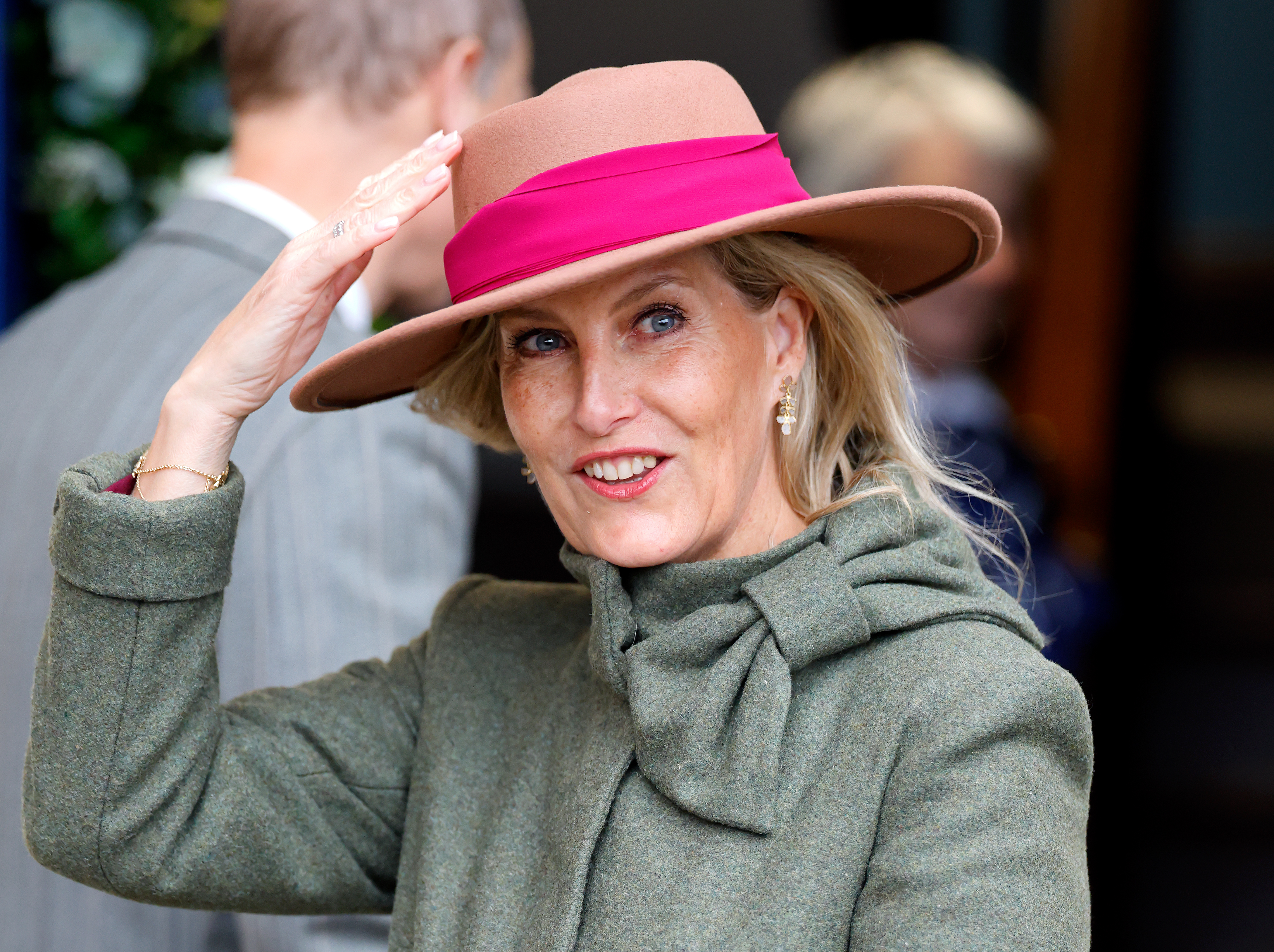 Lady Louise borrows mom Duchess Sophie's hat and adds her own twist to the item