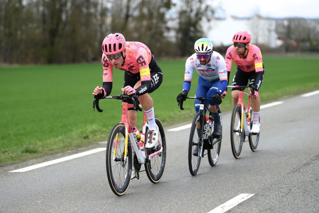Start of Paris Nice 2024