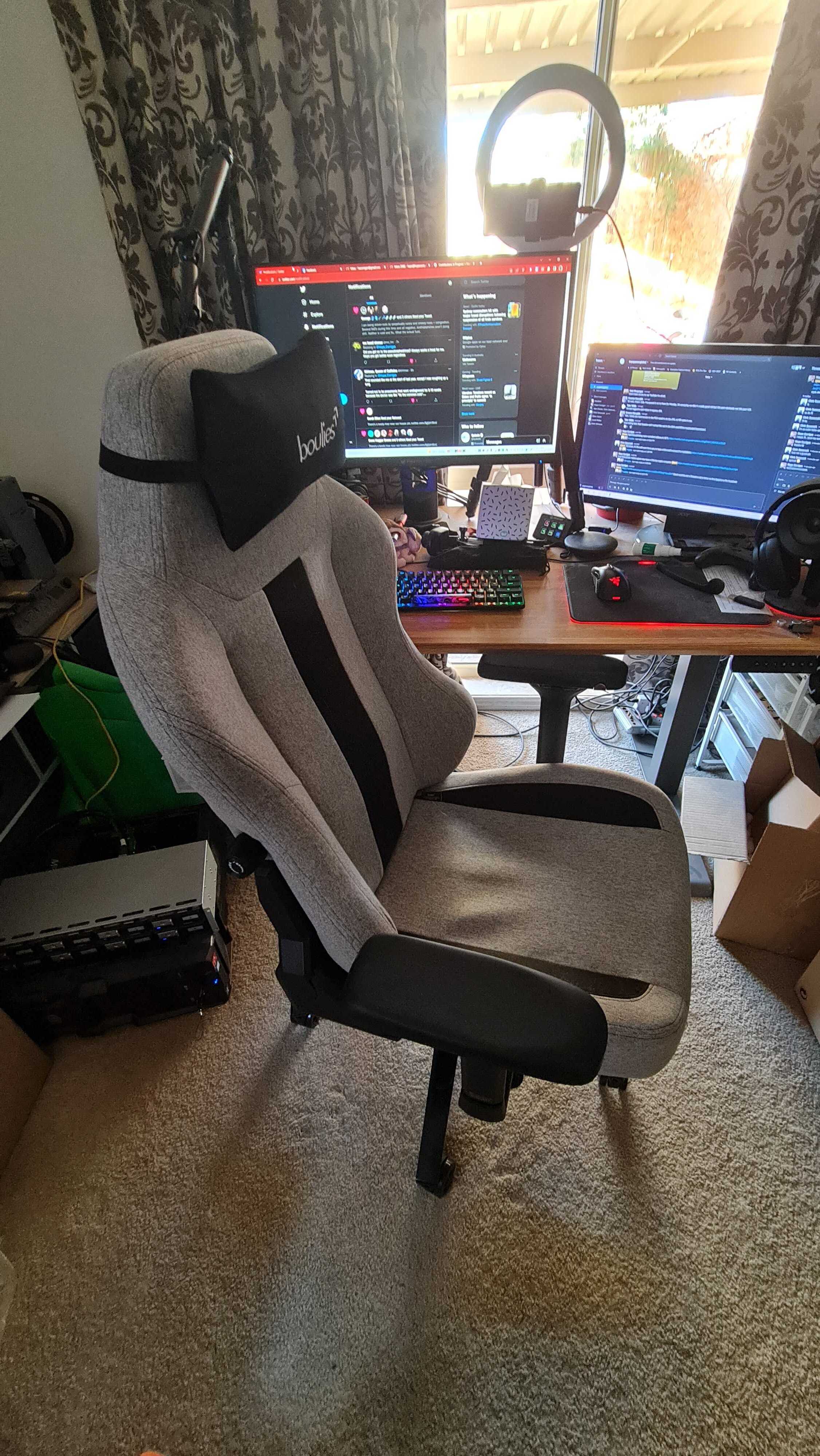 Boulies Master gaming chair