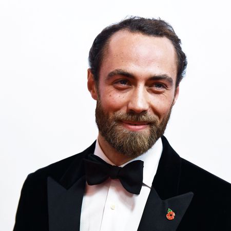 Hair, Facial hair, Beard, Moustache, Suit, White-collar worker, Tuxedo, Formal wear, Neck, Businessperson, 