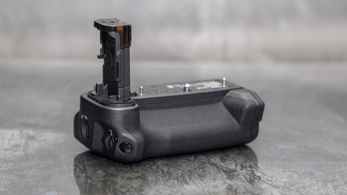 Canon BG-R20EP Battery Grip for Canon EOS R5 Mark II